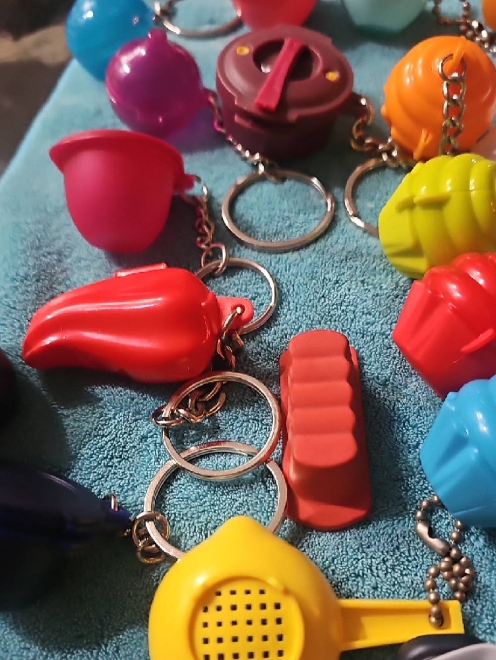 Huge Assorted Colorful Tupperware Keychain Set - Multi-Color - Picture 7 of 10
